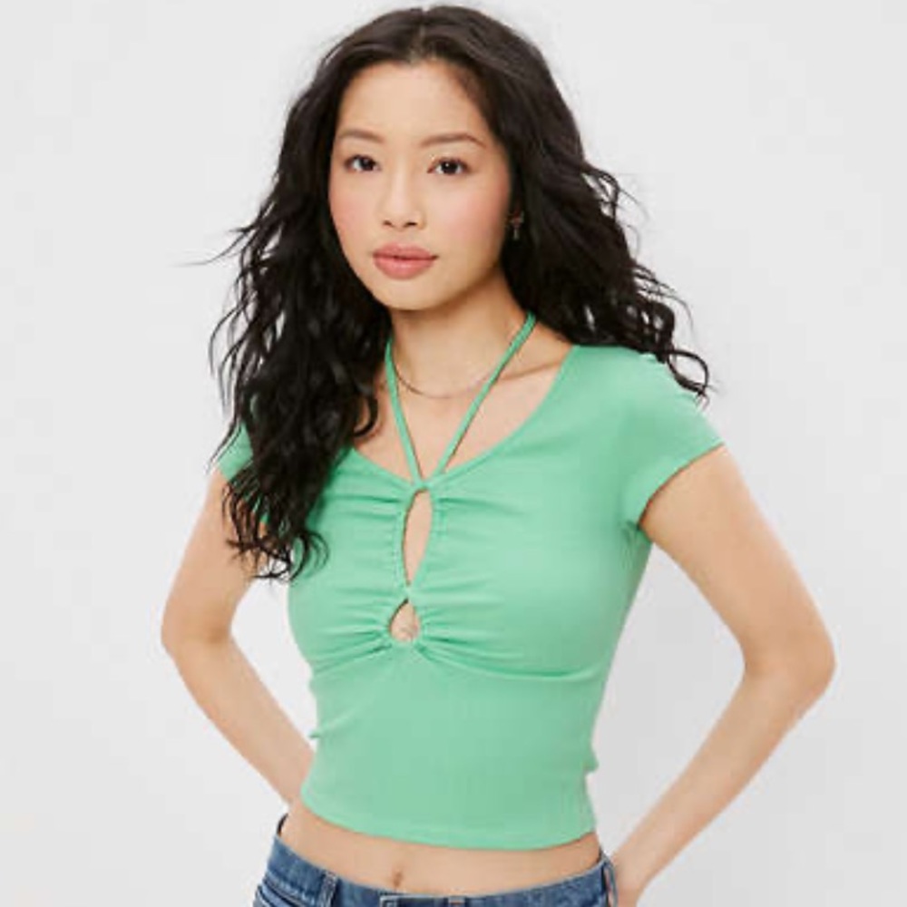 American Eagle Cropped Keyhole Top